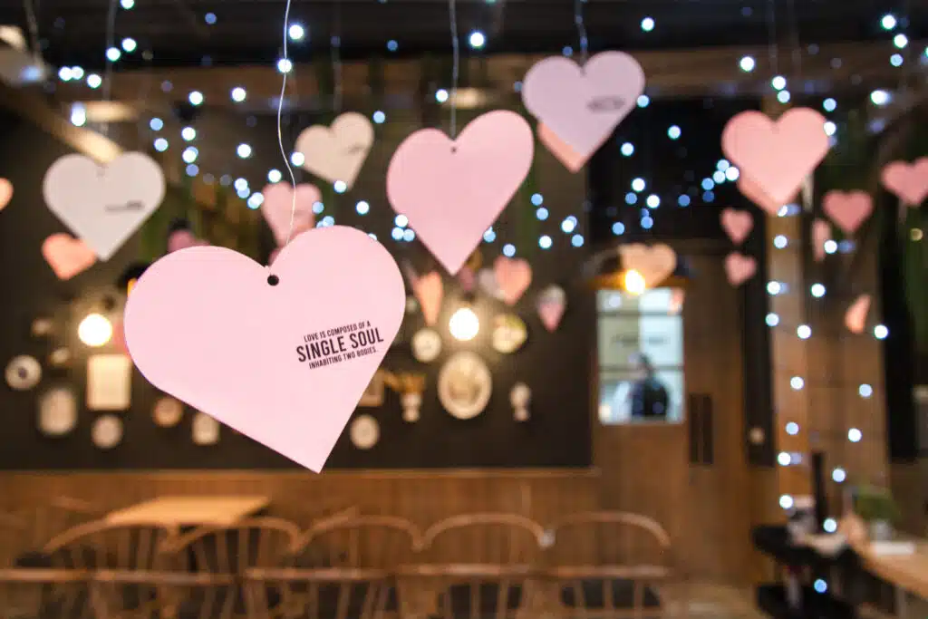 THT Seasonal Decoration Valentine Sending Love 007