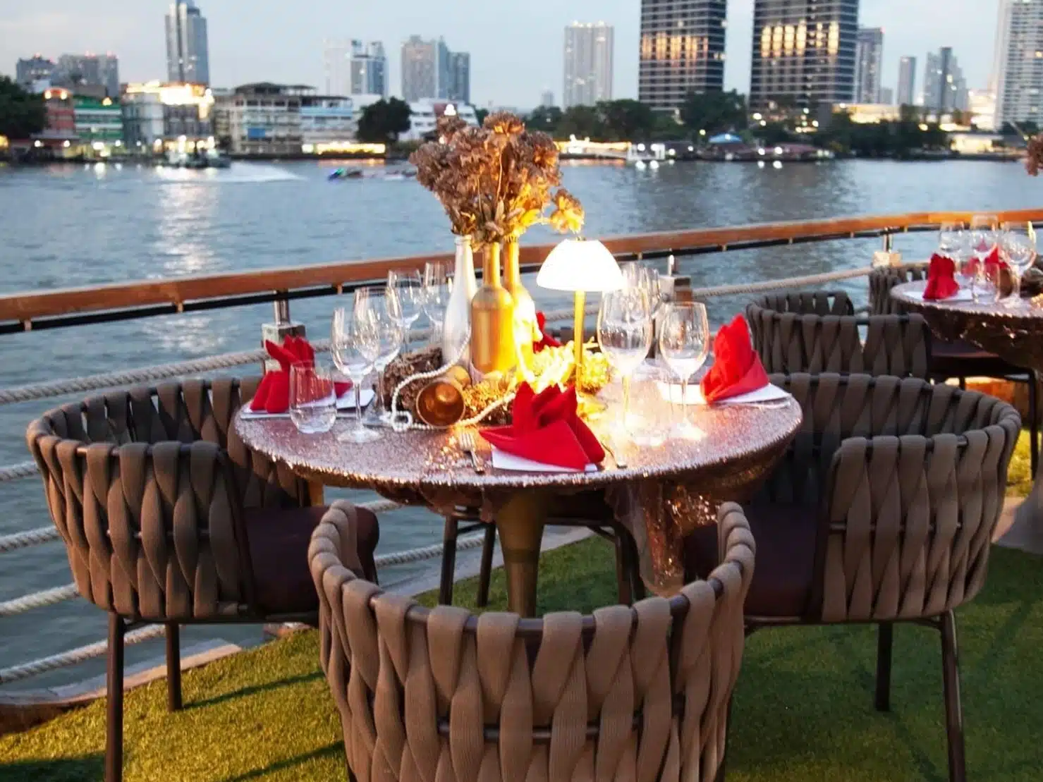 THT table setting 03