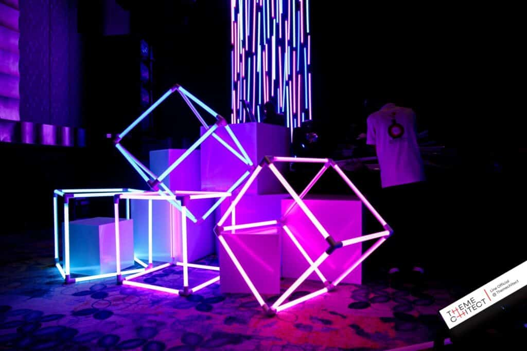 THT neon 3