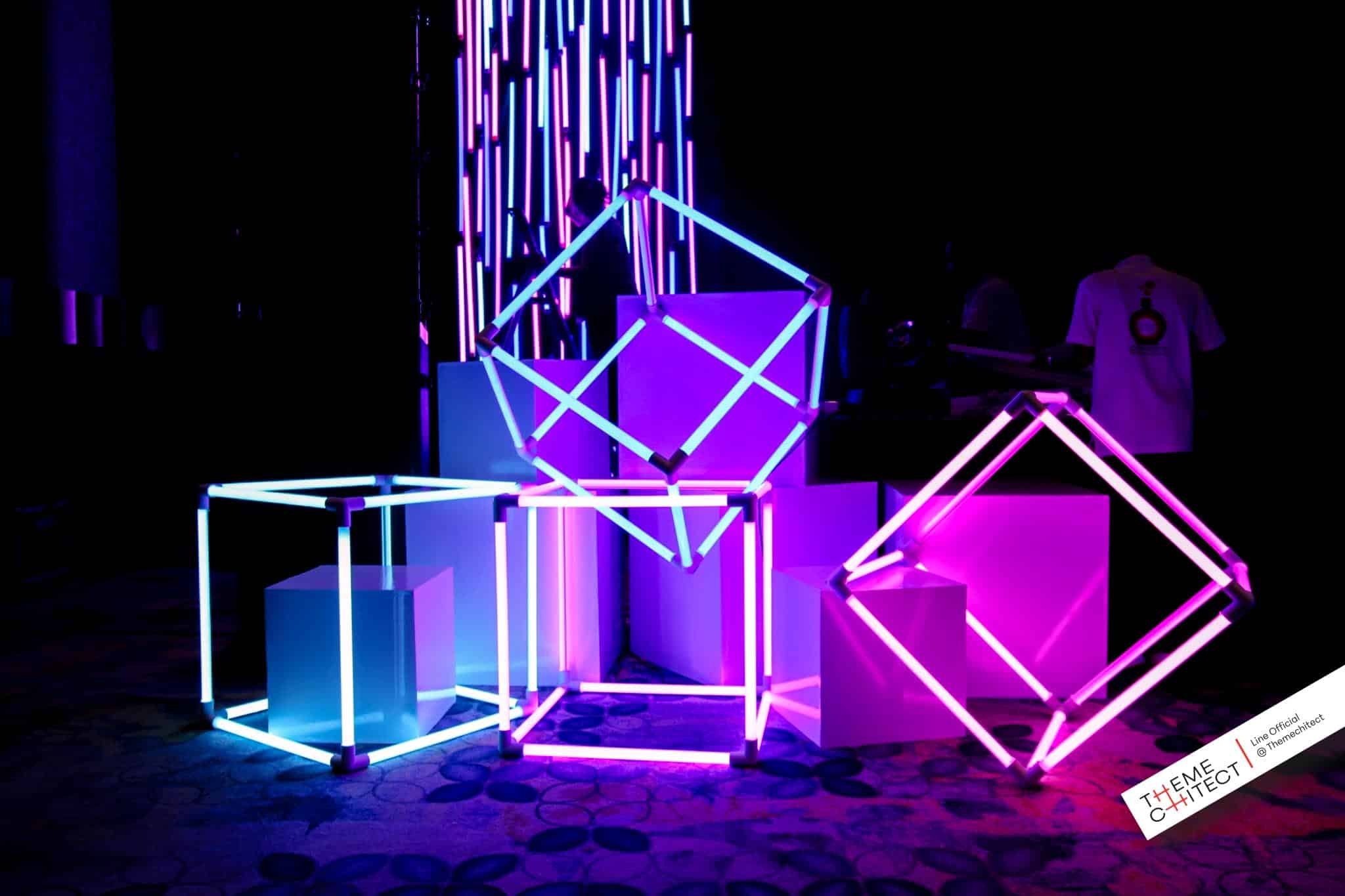 THT neon 4